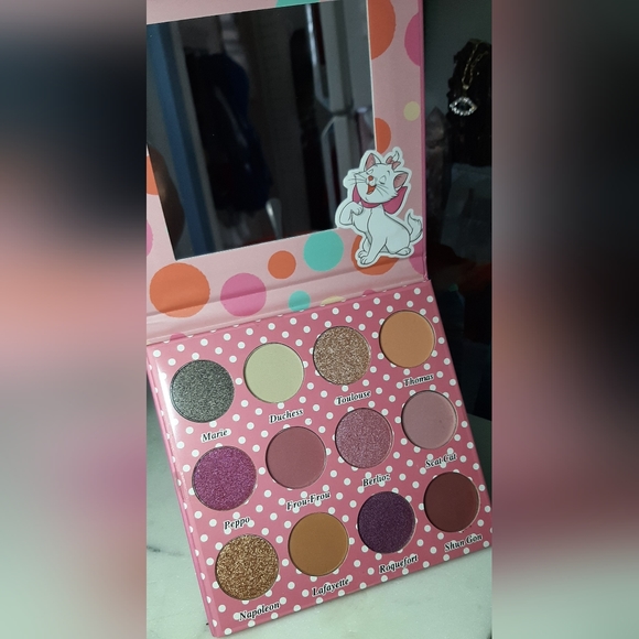 Disney The Aristocats Eye Shadow Palette by Taste Beauty - Picture 5 of 5